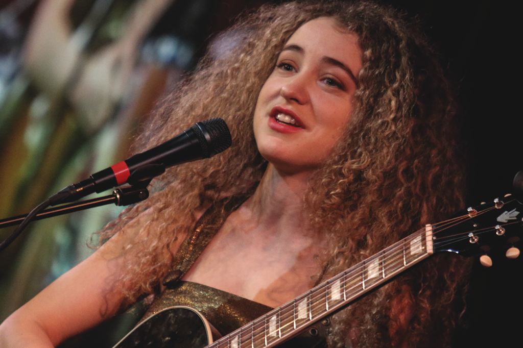 TAL WILKENFELD WOWS A HUSHED CROWD AT B.B. KING'S - Pancakes