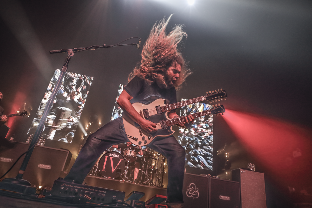 claudio sanchez double neck guitar