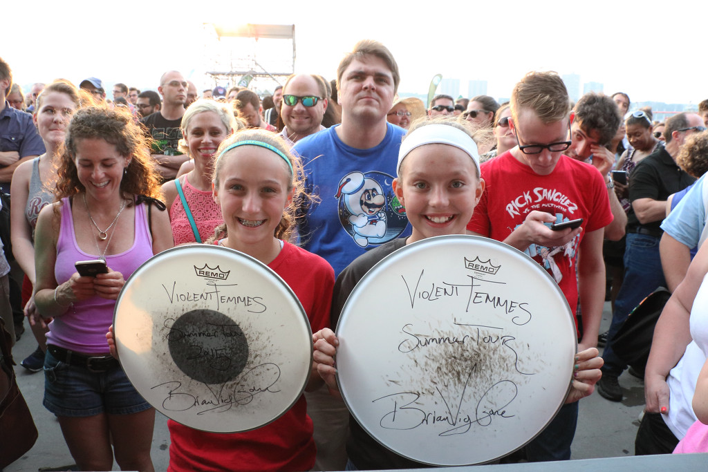 Two young fans get a prize!