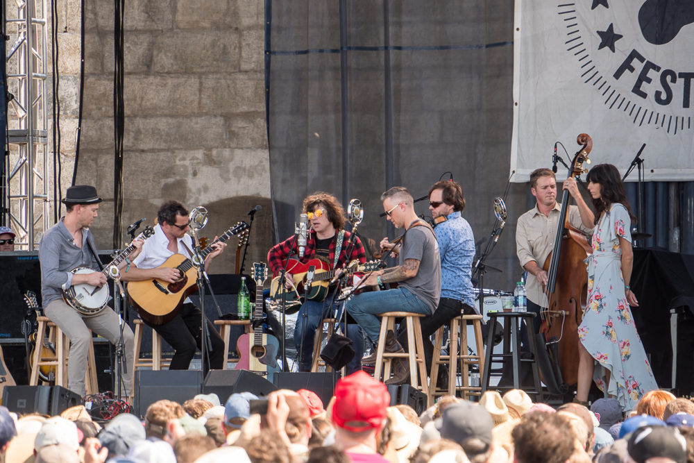 Ryan Adams with The Infamous Stringdusters featuring Nicki Bluhm